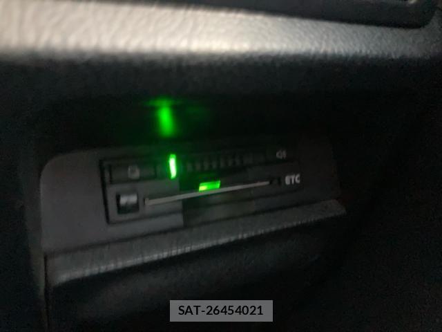 Toyota VOXY 2015-09 8746733-24