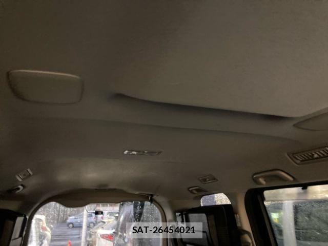 Toyota VOXY 2015-09 8746733-25