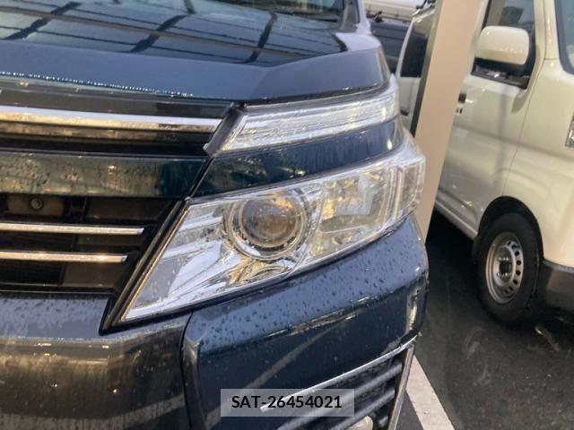 Toyota VOXY 2015-09 8746733-5