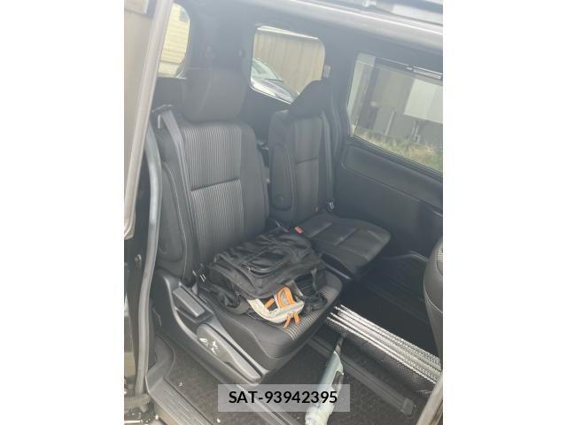 Toyota VOXY 2020-09 8746721-12