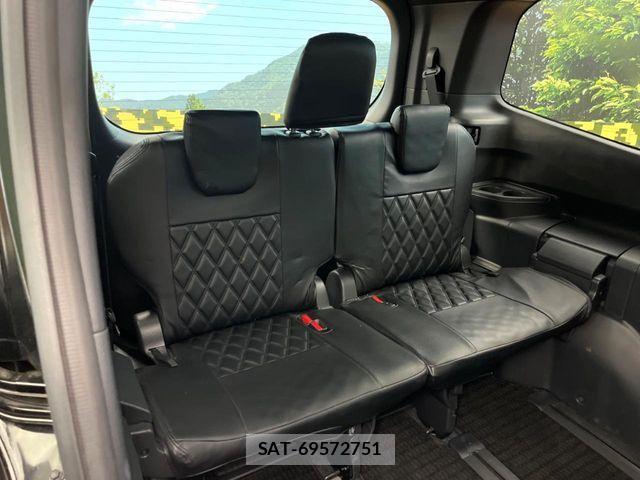 Toyota VOXY 2024-10 8746700-9