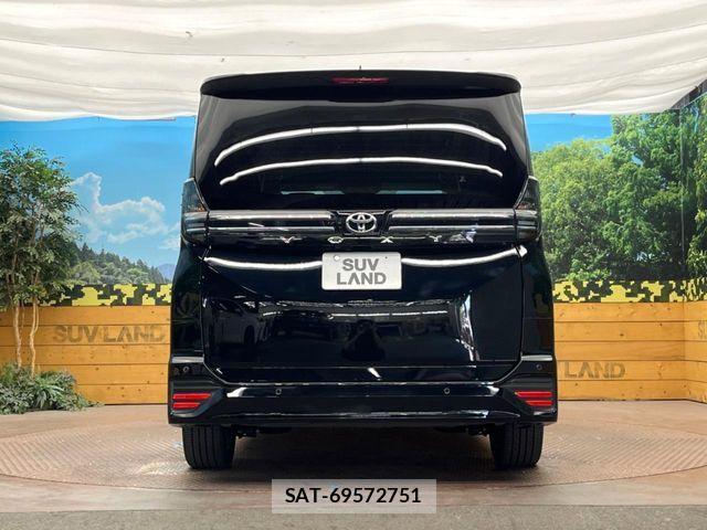 Toyota VOXY 2024-10 8746700-15