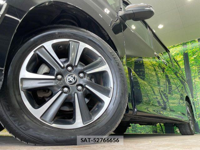 Toyota VOXY 2021-11 8746711-13