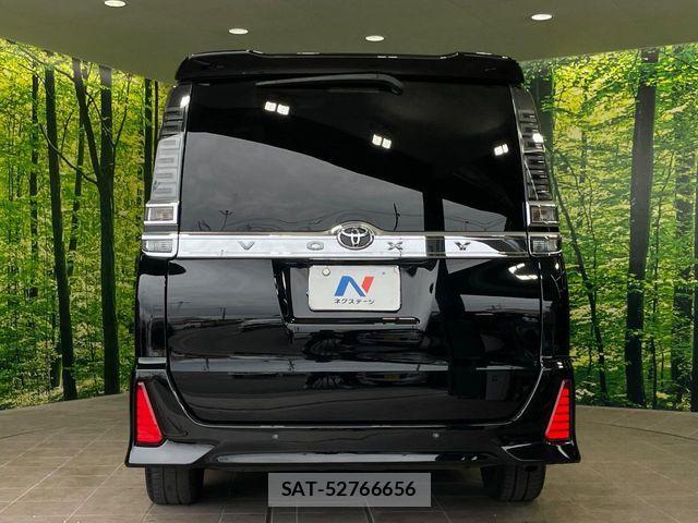Toyota VOXY 2021-11 8746711-15