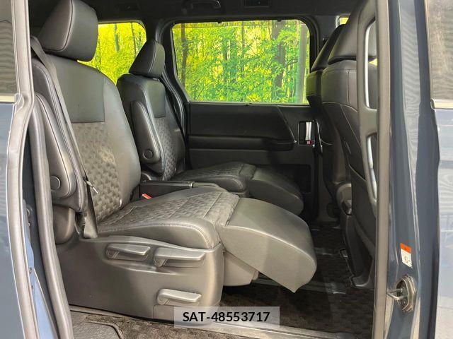 Toyota VOXY 2024-03 8746702-8