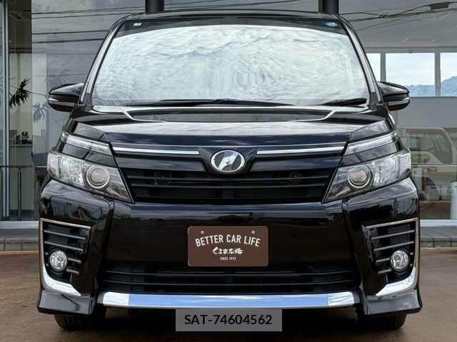 Toyota VOXY 2017-01 8746717-1