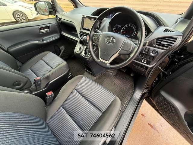 Toyota VOXY 2017-01 8746717-21