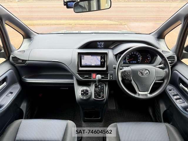 Toyota VOXY 2017-01 8746717-5