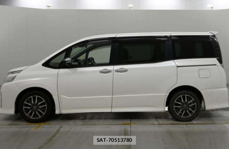 Toyota VOXY 2016-06 8726207-5