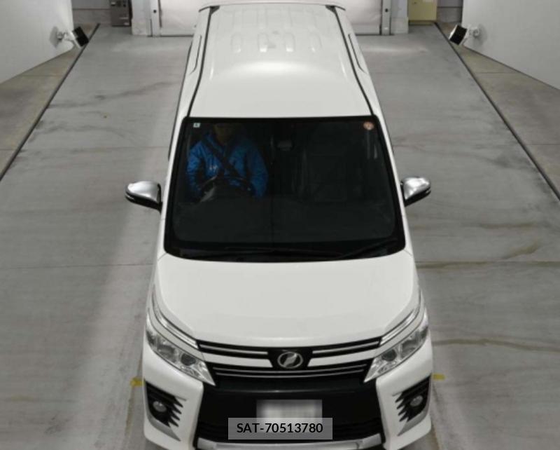 Toyota VOXY 2016-06 8726207-7