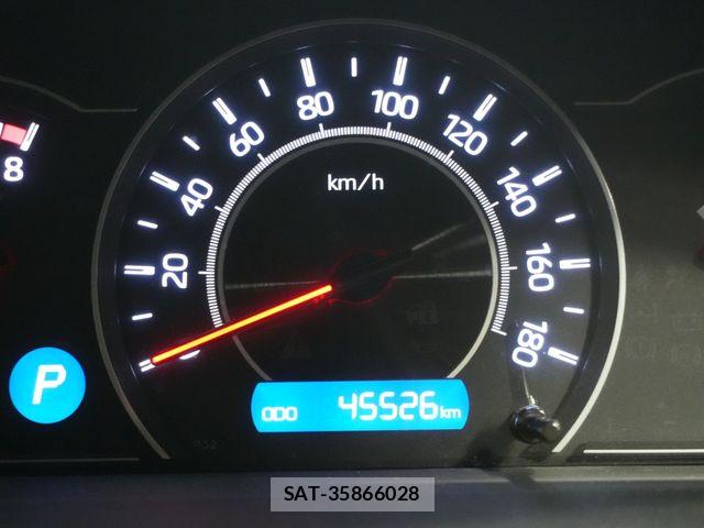 Toyota VOXY 2017-07 8746715-12