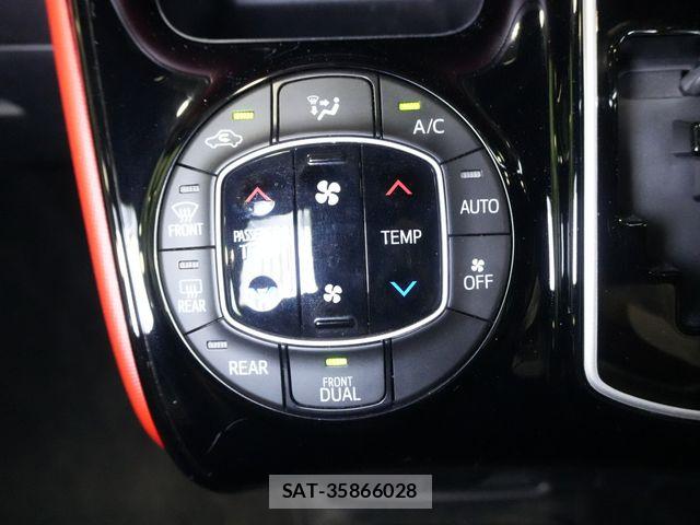 Toyota VOXY 2017-07 8746715-13