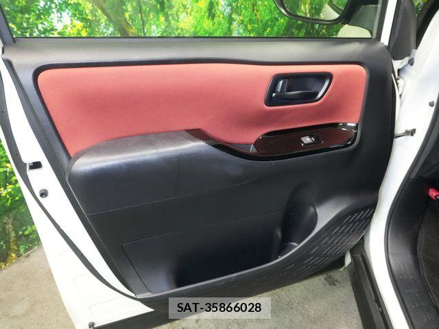 Toyota VOXY 2017-07 8746715-23