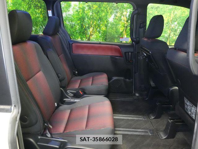 Toyota VOXY 2017-07 8746715-25