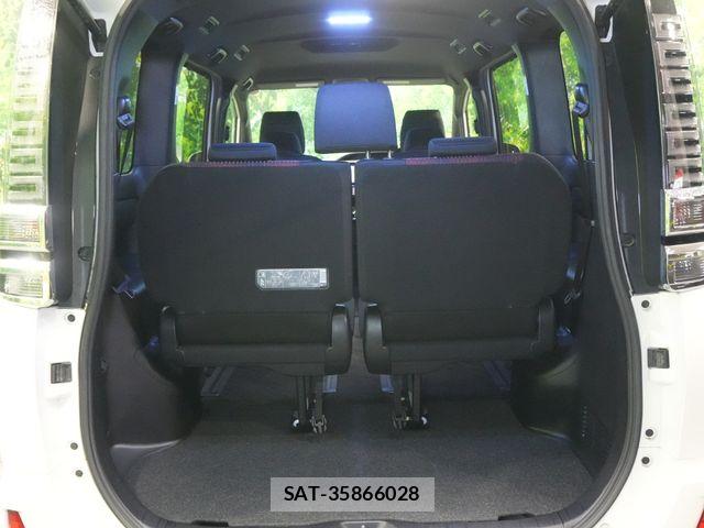 Toyota VOXY 2017-07 8746715-28