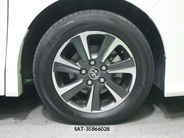 Toyota VOXY 2017-07 8746715-29