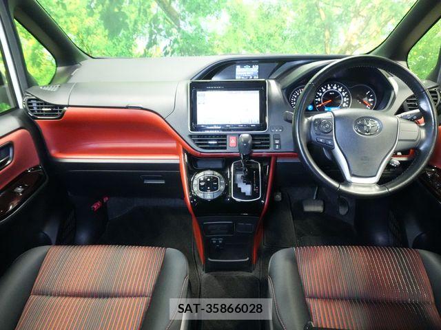 Toyota VOXY 2017-07 8746715-5