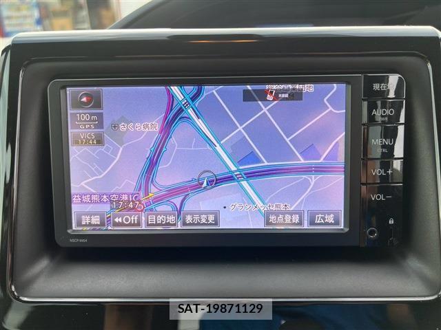 Toyota VOXY 2016-04 8746726-10