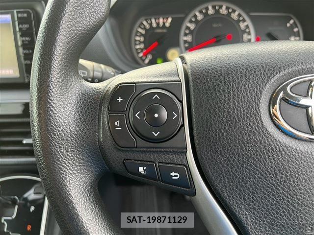 Toyota VOXY 2016-04 8746726-16