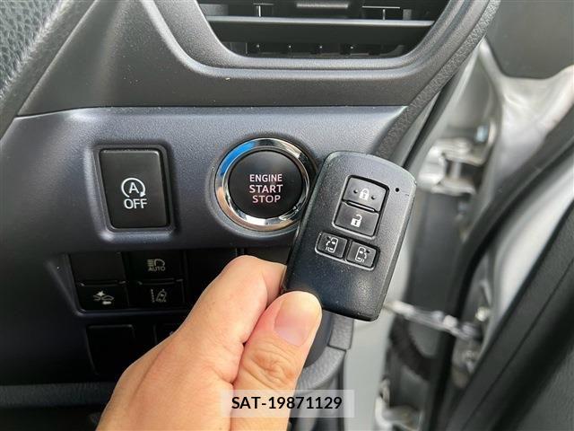 Toyota VOXY 2016-04 8746726-18
