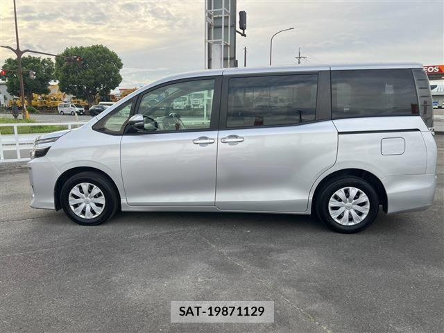 Toyota VOXY 2016-04 8746726-8