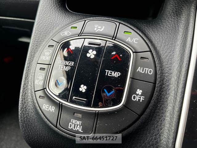 Toyota VOXY 2017-01 8746712-14