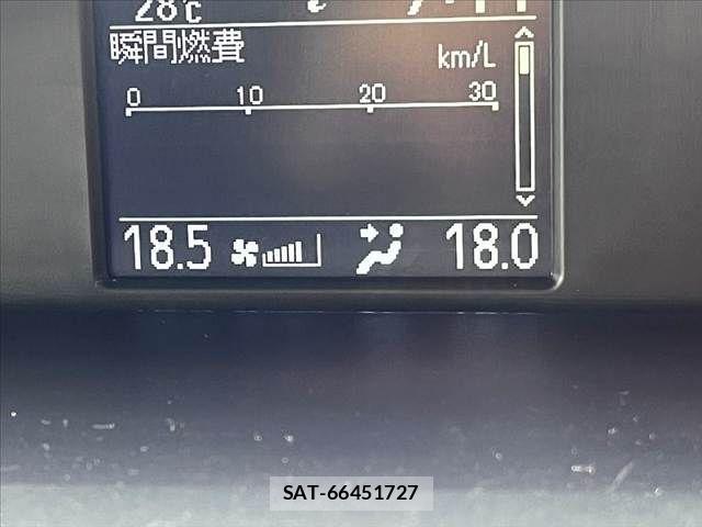 Toyota VOXY 2017-01 8746712-15
