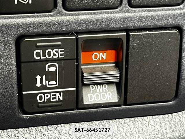 Toyota VOXY 2017-01 8746712-20