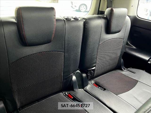 Toyota VOXY 2017-01 8746712-26
