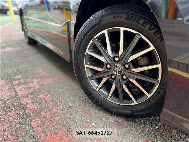 Toyota VOXY 2017-01 8746712-27