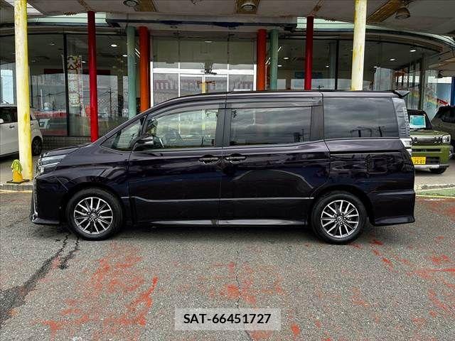 Toyota VOXY 2017-01 8746712-4