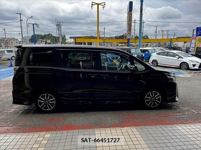 Toyota VOXY 2017-01 8746712-5