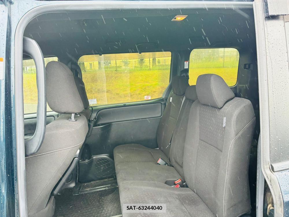 Toyota VOXY 2019-10 8468818-9