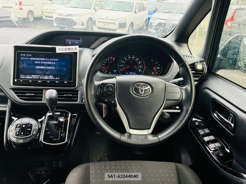 Toyota VOXY 2019-10 8468818-13