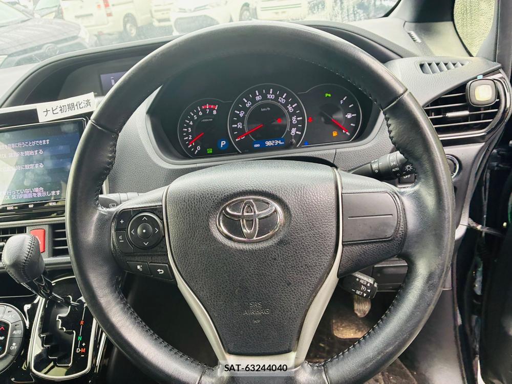 Toyota VOXY 2019-10 8468818-14