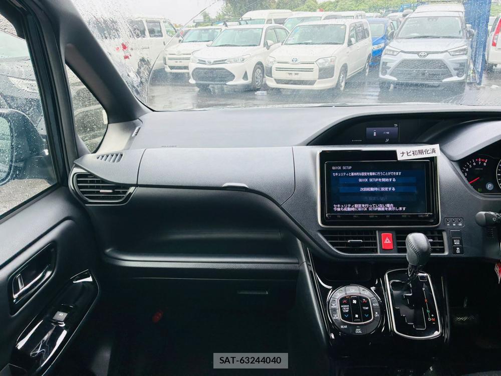 Toyota VOXY 2019-10 8468818-17