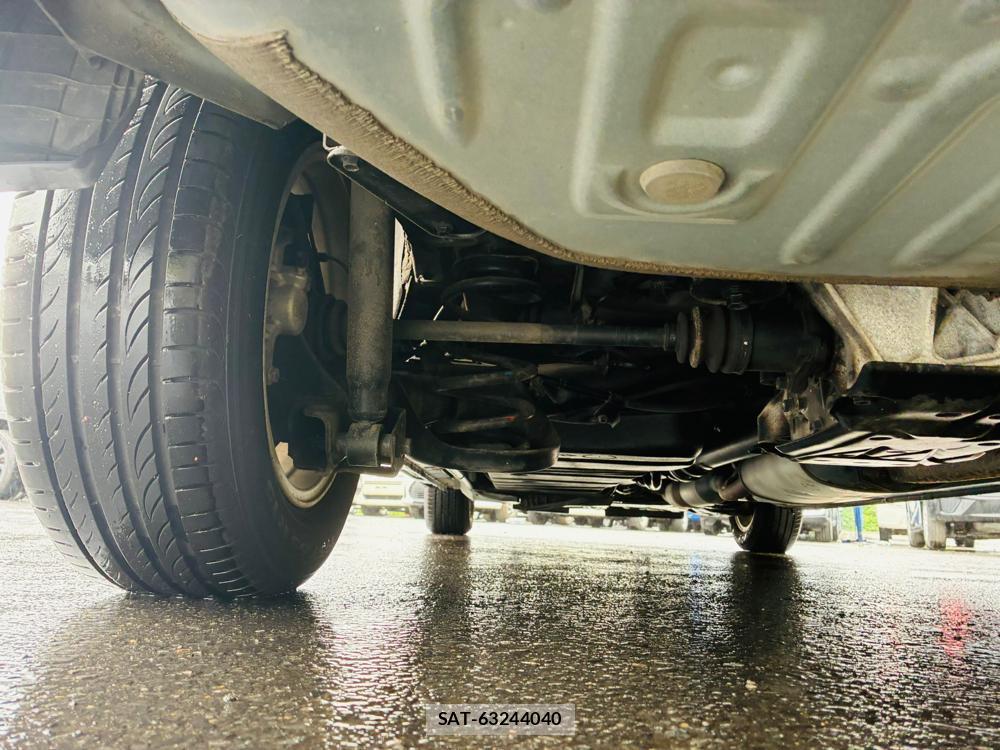 Toyota VOXY 2019-10 8468818-35