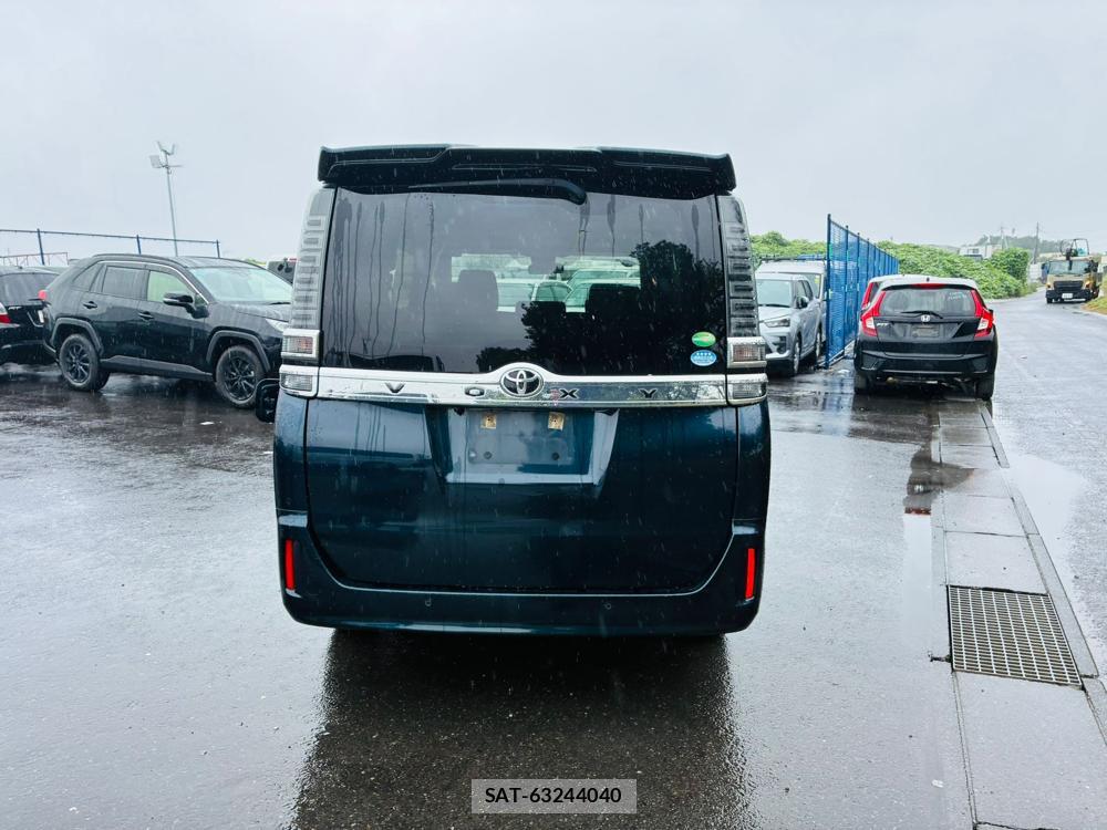 Toyota VOXY 2019-10 8468818-3