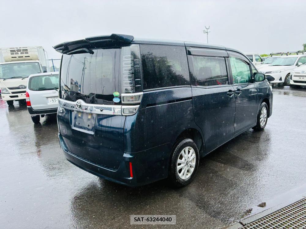 Toyota VOXY 2019-10 8468818-4