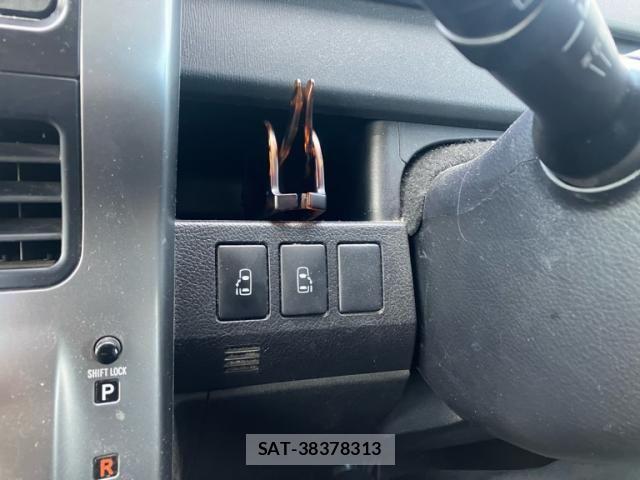 Toyota VOXY 2012-02 8746743-12