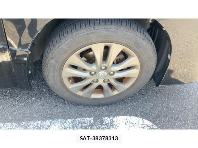 Toyota VOXY 2012-02 8746743-17