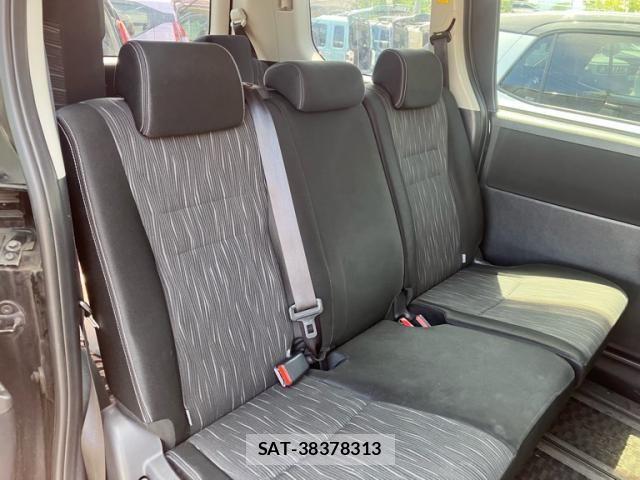 Toyota VOXY 2012-02 8746743-6