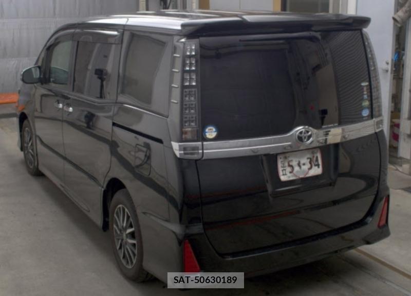 Toyota VOXY 2016-03 8725725-3