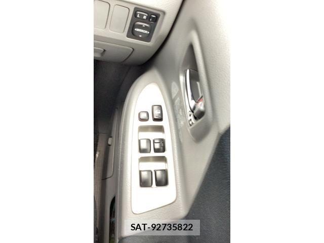Toyota VOXY 2005-09 8746748-13