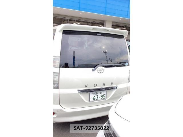 Toyota VOXY 2005-09 8746748-1