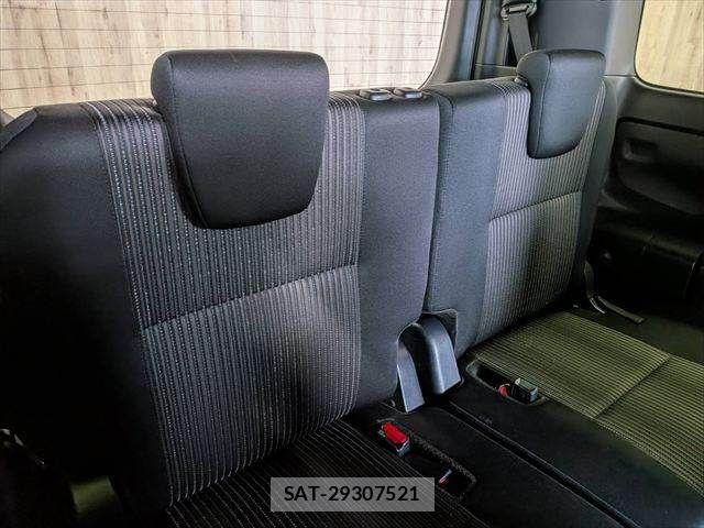 Toyota VOXY 2018-03 8746723-9