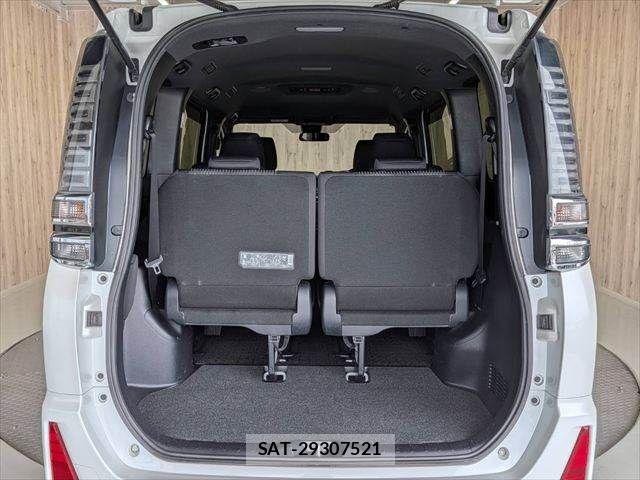 Toyota VOXY 2018-03 8746723-10