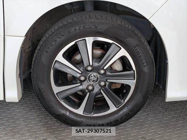 Toyota VOXY 2018-03 8746723-14