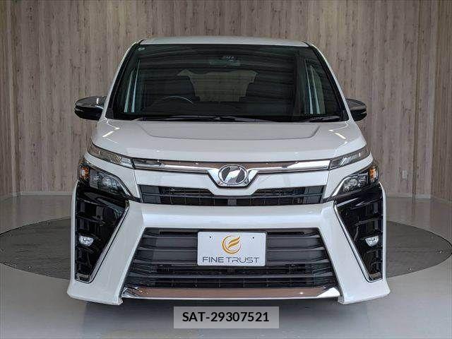 Toyota VOXY 2018-03 8746723-15