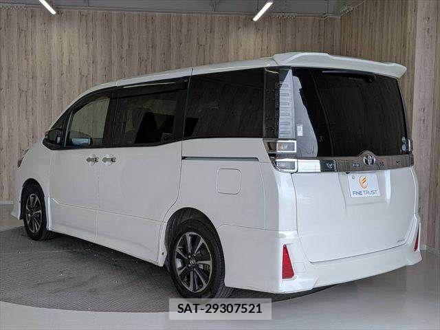 Toyota VOXY 2018-03 8746723-20